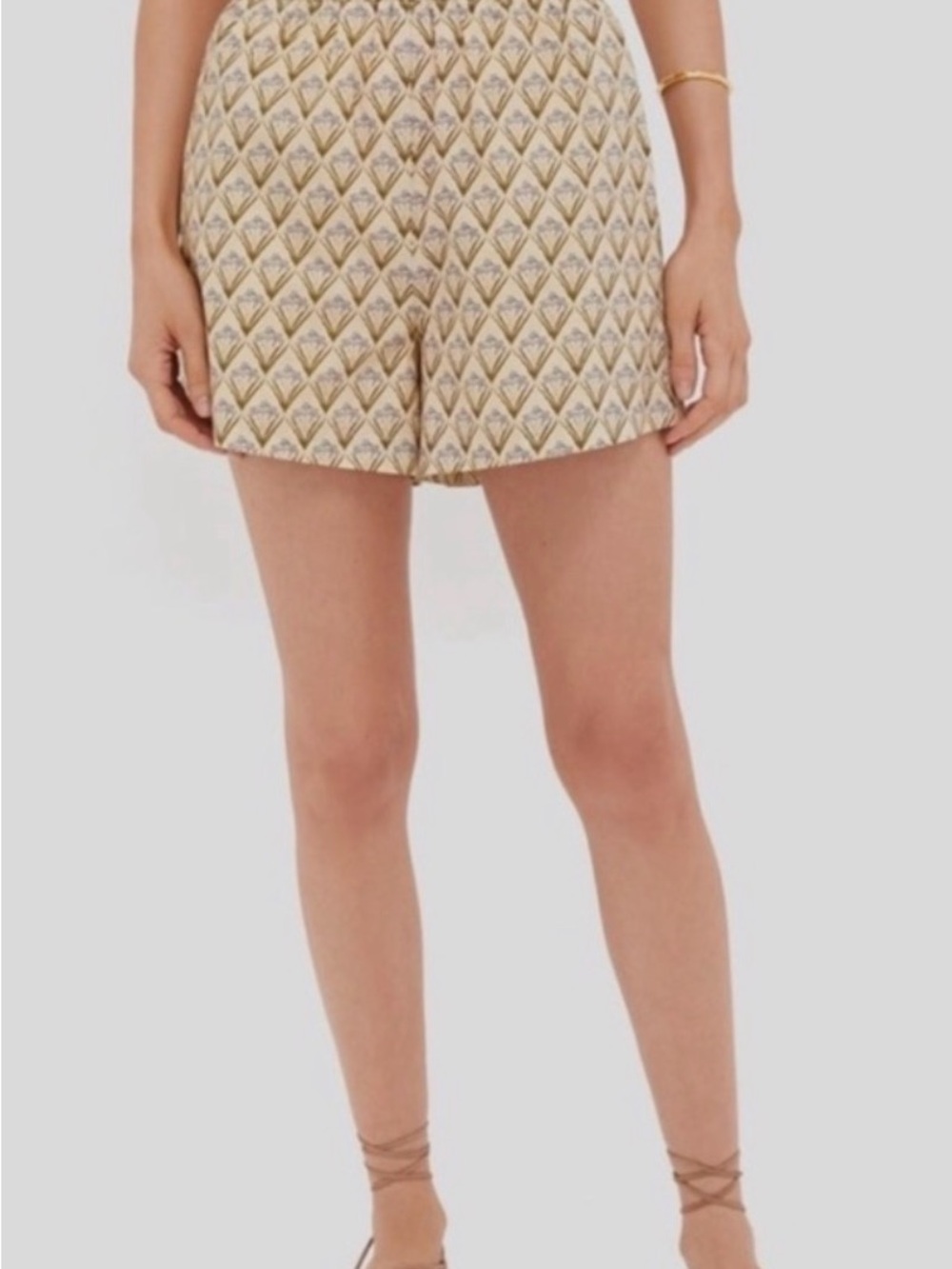 Hyacinth House Beige Trellis Floral Shorts